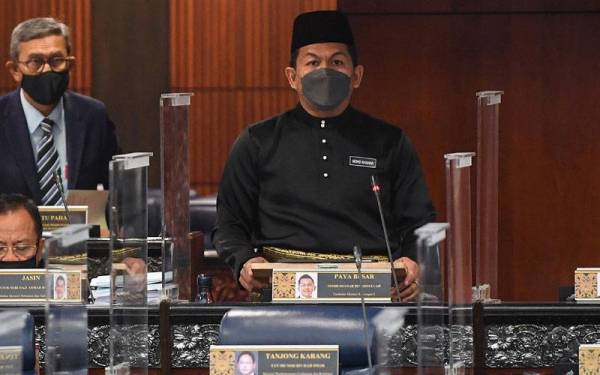 Datuk Mohd Shahar Abdullah membacakan Rang Undang-Undang Kewangan 2021 pada sidang Dewan Rakyat di Bangunan Parlimen pada Selasa. - Foto Bernama