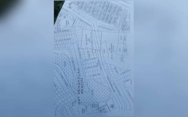 Pelan menunjukkan lot tersebut diwartakan sebagai tanah perkuburan Islam dan terdapat rizab masjid dipaparkan di kawasan sama.