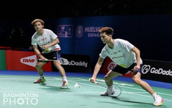Teo Ee Yi-Ong Yew Sin mara ke separuh akhir Kejuaraan Dunia selepas menewaskan juara Olimpik Tokyo 2020, Wang Chi Lin-Lee Yang di pentas suku akhir.