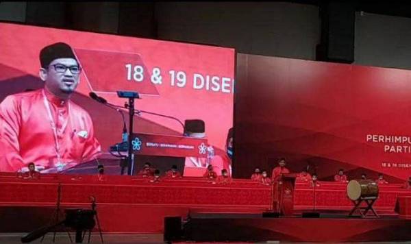 Ahmad Faizal ketika dalam Majlis Perasmian Persidangan Agung Tahunan (PAT) Armada dan Srikandi di Pusat Pameran dan Perdagangan Antarabangsa Malaysia (MITEC), Kuala Lumpur pada Sabtu.