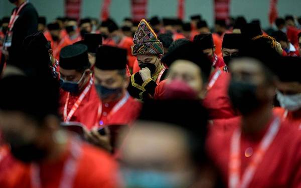 Antara ahli parti Bersatu yang menghadiri Perhimpunan Agung Tahunan Parti Pribumi Bersatu Malaysia (Bersatu) di MITEC pada Sabtu. - Foto Bernama