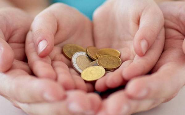 Anak-anak akan terkesan apabila melihat keberanian bapa mereka berkongsi rezeki dengan masyarakat melalui pelbagai cara seperti sedekah, zakat dan wakaf.