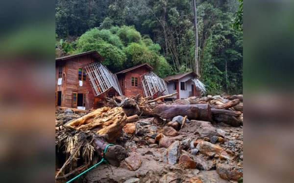 Keadaan calet yang terbabit dalam insiden banjir lumpur pada Sabtu. Foto Ihsan JBPM
