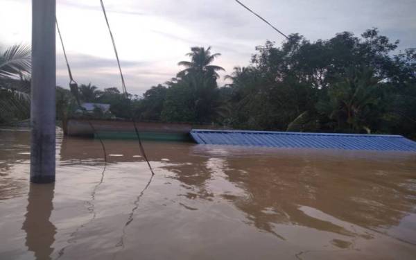 Bencana banjir yang melanda negeri ini sejak Sabtu lalu turut mengorbankan tujuh mangsa lain.