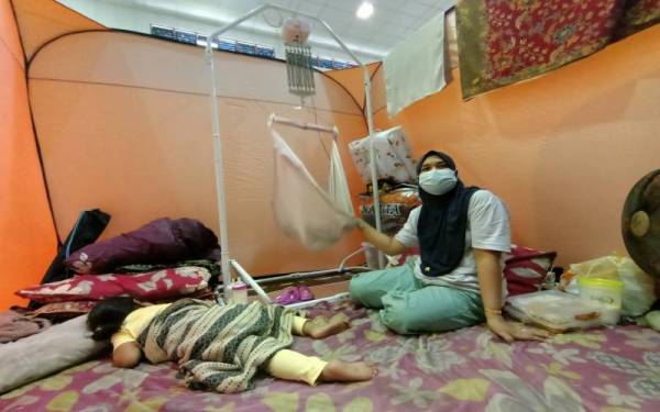 Zubaidah ketika ditemui di PPS SMK Abdul Rahman Talib, Teluk Intan pada Isnin.