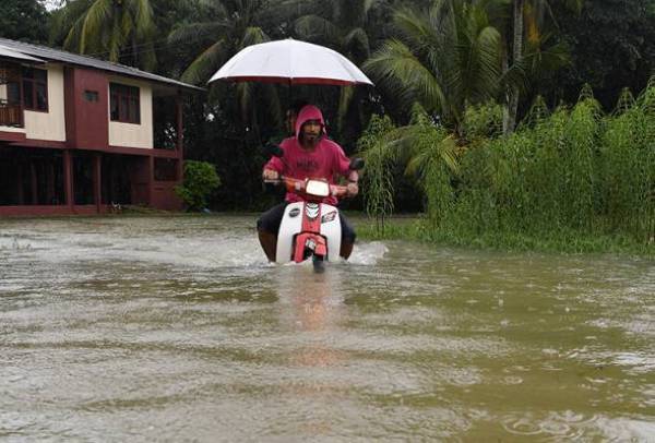 METMalaysia says during the annual monsoon season, four to six episodes of significant heavy rain periods are expected to occur. (Source: Bernama)