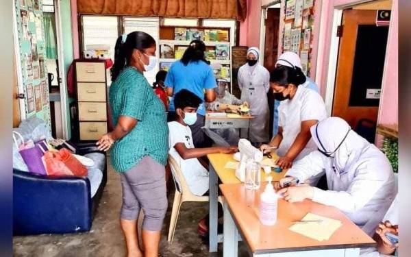 Operasi klinik kesihatan di negeri Pahang berjalan seperti biasa walaupun berdepan kekangan petugas. - Foto JKNP