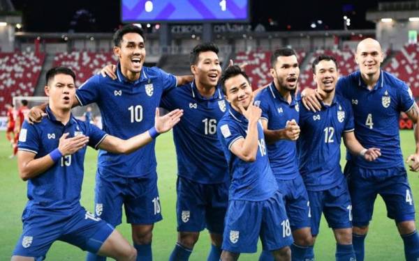 Sebahagian pemain Thailand meraikan jaringan ketika berdepan Vietnam. - Foto FA Thailand