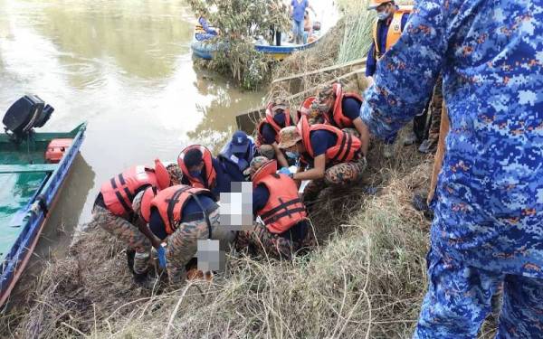 Mayat mangsa ditemukan lemas di Sungai Jambatan Keretapi, Kuala Krau, Temerloh pada Jumaat.