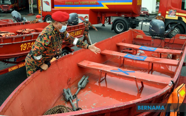 Jabatan Bomba dan Penyelamat Malaysia (JBPM) Sarawak mengenal pasti 345 lokasi berisiko banjir di negeri ini.- Foto Bernama