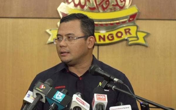 Amirudin ketika sidang media khas di Bangunan Sultan Abdul Aziz Shah (SAAS) di sini pada Isnin.