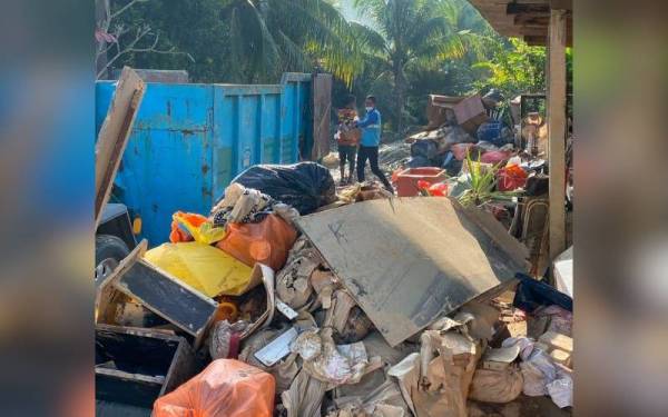 Sebanyak 10,000 tan sampah telah diselesaikan pada operasi pasca banjir setakat Ahad.