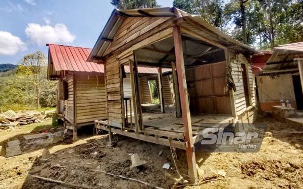 Keadaan rumah Atikah di Kampung Telekong, Jelebu selepas dilanda banjir.