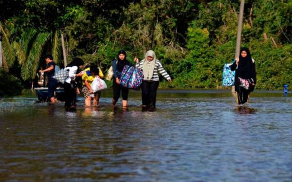  Seramai 11,306 mangsa banjir dilaporkan masih berada di 98 pusat pemindahan sementara (PPS) melibatkan lima negeri setakat malam ini. Gambar hiasan. 