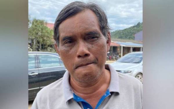 Yakob Ramli memberitahu, beliau terpaksa mencari kain kapan lebih satu jam untuk menguruskan jenazah Allahyarham. - Foto Astro Awani