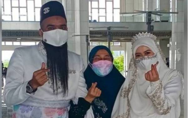 Helizam dilaporkan selamat mendirikan rumah tangga dengan seorang usahawan bergelar Datuk Seri. - Foto Instagram @mohdizharariff_official