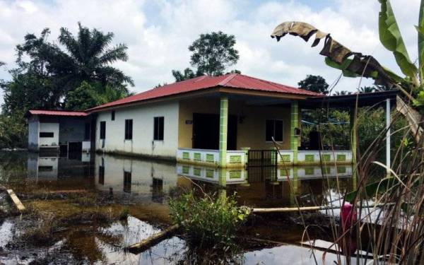 Setakat jam 5 petang pada Selasa, jumlah mangsa banjir yang ditempatkan di PPS di Pahang, Johor, Negeri Sembilan dan Melaka menunjukkan penurunan, manakala jumlah mangsa di Terengganu, Sabah dan Selangor tidak berubah. - Foto Bernama