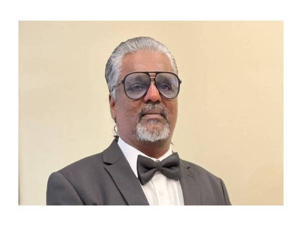 Profesor Madya Dr. Baharom