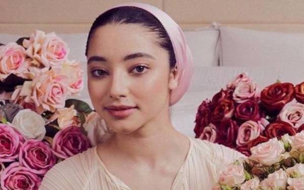 Terdahulu seorang pengguna Twitter, Aysha Ridzuan mempersoalkan tindakan adik Neelofa yang memuat naik beberapa keeping gambar daripada laman Instagram, Little Miss Khan yang merekodkan aksi filem itu. - Foto Astro Awani