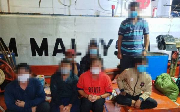 Sebahagian daripada nelayan asing Vietnam yang berjaya ditangkap oleh Maritim Malaysia Kelantan pada Khamis.