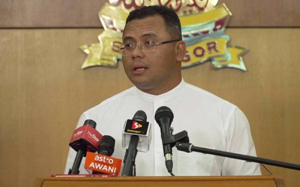 Amirudin ketika sidang akhbar khas pemulihan pasca banjir di Bangunan Sultan Salahuddin Abdul Aziz Shah (SSAAS) pada Jumaat.