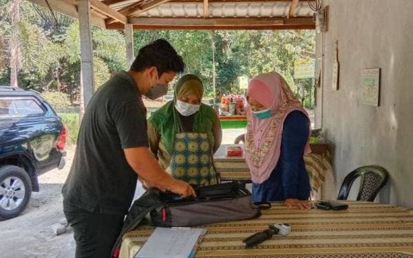  Jawatankuasa SKMM Kedah mengambil tindakan menemui wakil penduduk di Kampung Permatang Kerat Telunjuk, Bandar Baharu bagi menyelesaikan masalah capaian internet lemah.