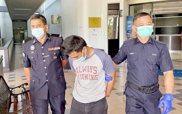 Ramlan mengaku bersalah atas pertuduhan menyebabkan cedera ke atas anak tirinya di Mahkamah Sesyen Melaka pada Jumaat.