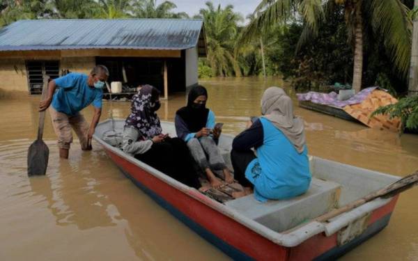 Jumlah mangsa terjejas di Johor berkurangan kepada 271 orang setakat 4 petang Jumaat. - Foto Bernama