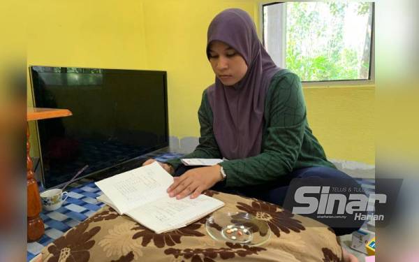 Noor Fadliza akan memastikan dia mencatat setiap kali selesai memberikan Putri Noor Zafrina makan ubat.