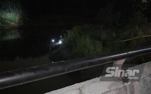 Operasi mencari dan menyelamat dua budak lelaki yang dikhuatiri lemas dalam sungai di Taman Masai Utama, Pasir Gudang, pada Ahad.