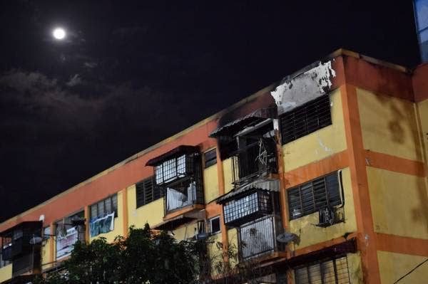 Keadaan perumahan awam di Setapak Jaya yang musnah dalam kebakaran.