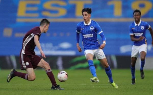 Aksi Jaami (tengah) ketika beraksi untuk skuad bawah-18 tahun (B-18), Brighton.