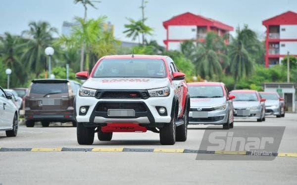 Peraduan Spot and Win Sinar Harian X Rasuah Busters akan diteruskan setelah mendapat sambutan luar biasa semasa penganjuran pertamanya pada siri Konvoi #RasuahBusters di Lembah Klang.