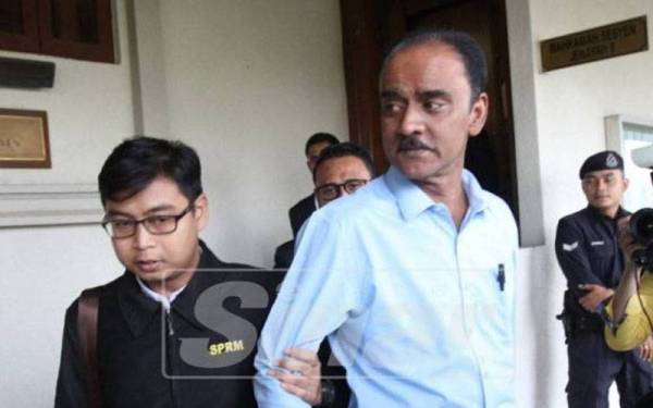 Abdul Latif Abdul Rahim berjaya mendapatkan pembebasan penuh daripada mahkamah atas tuduhan bersubahat dengan bekas Pengerusi Tabung Haji itu, Datuk Seri Abdul Azeez pada Rabu.