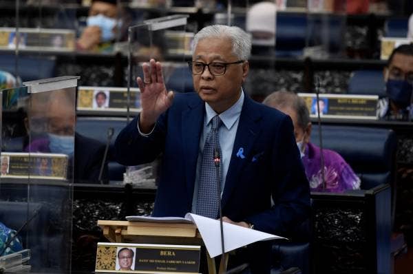 Ismail Sabri pada Mesyuarat Khas Penggal Keempat, Parlimen ke-14 di Bangunan Parlimen hari ini. -Foto Bernama
