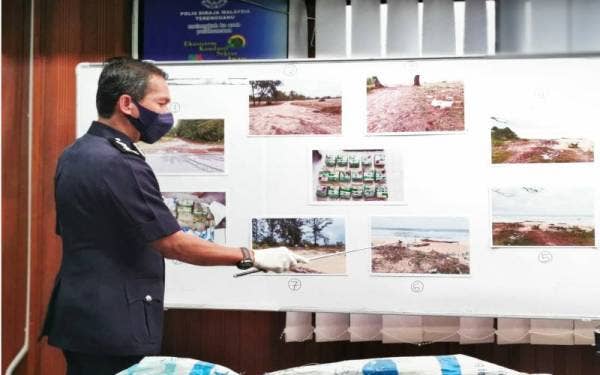 Rohaimi menunjukkan kawasan dadah itu ditemui ketika sidang media di IPK Terengganu, pada Khamis.
