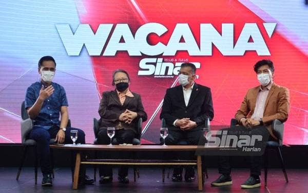 Barisan panel Wacana Sinar Edisi Ke-318 bertajuk 'Lelong, Bankrup dan Gulung Tikar yang berlangsung di Pusat Konvensyen Kuala Lumpur dan disiarkan secara langsung di Facebook Sinar Harian pada malam Khamis.