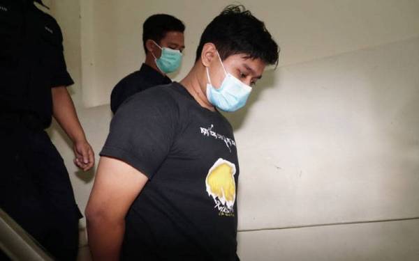 Muhammad Nasiruddin didakwa di Mahkamah Sesyen Taiping pada Jumaat atas pertuduhan melakukan amang seksual fizikal terhadap remaja perempuan berusia 14 tahun.