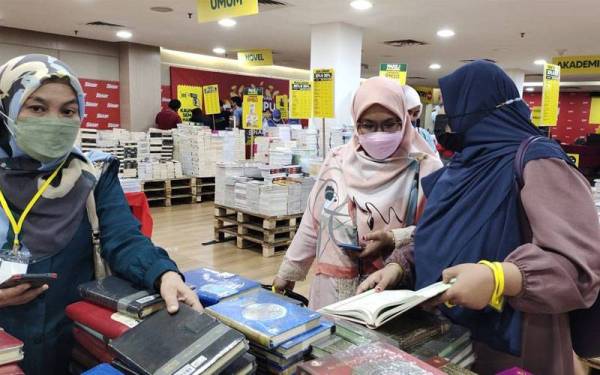 Jualan Gudang Karangkraf 2022 menawarkan harga yang cukup istimewa bermula dari RM1.