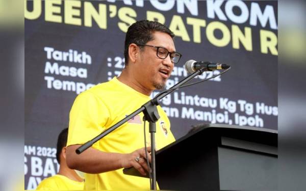 Ahmad Faizal ketika berucap pada Larian Baton Komanwel sempena Queen's Baton Relay Commonwealth Games 2022 di Manjoi.