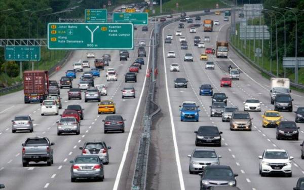 PLUS menjangkakan peningkatan jumlah trafik kepada 1.6 juta kenderaan sepanjang perayaan Tahun Baharu Cina ini. - Foto Bernama