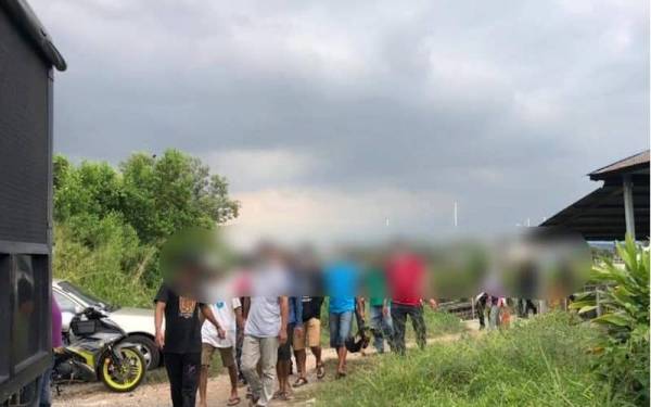 Operasi itu berjaya memberkas 72 orang yang terdiri daripada 66 lelaki dan enam wanita berusia lingkungan 19 tahun hingga 60-an..