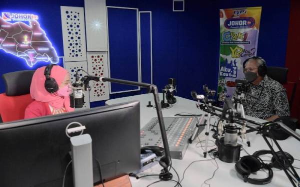 Annuar ketika ditemubual Johor FM di RTM Johor pada Sabtu. - Foto Bernama