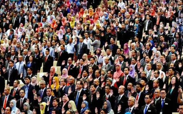 
Akta 265 yang memperuntukkan majikan sektor swasta perlu memberi hari kelepasan am berbayar sebanyak 11 hari setiap tahun tidak terpakai kepada penjawat awam. - Gambar hiasan