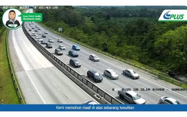Aliran trafik kenderaan di Lebuh Raya Utara-Selatan dari arah Slim River ke Sungkai didapati bergerak perlahan pada petang Rabu. - Foto Twitter PLUS