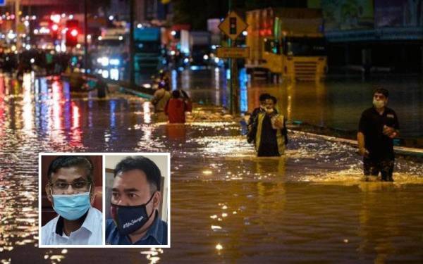 Gambar kecil dari kiri: Ganabatirau, Mohd Faizal