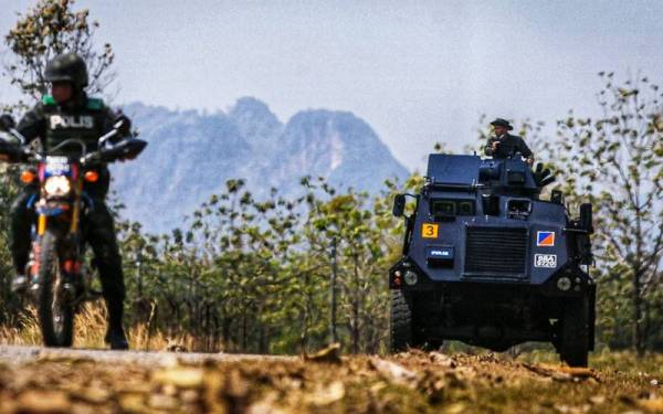 Penugasan secara berkenderaan turut dijalankan untuk menghalang pergerakan penyeludup membolosi sempadan negara.