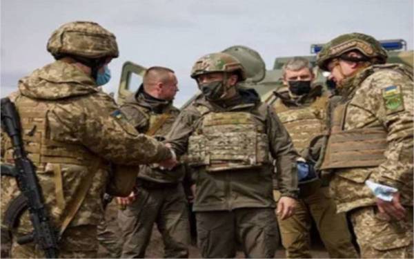 Rusia didakwa menambah kekuatan ketenteraan di kawasan bersempadan Ukraine. - Foto fail Agensi