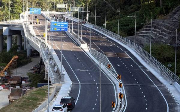 Jalan Berkembar Jalan Paya Terubong (Bukit Kukus) yang dibuka pada 13 Januari lalu.