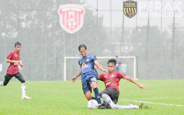 Antara aksi menarik perlawanan persahabatan Perak menentang Sri Pahang di Padang Latihan Sime Darby, Bukit Jelutong, Shah Alam. FOTO: Perak Football Club